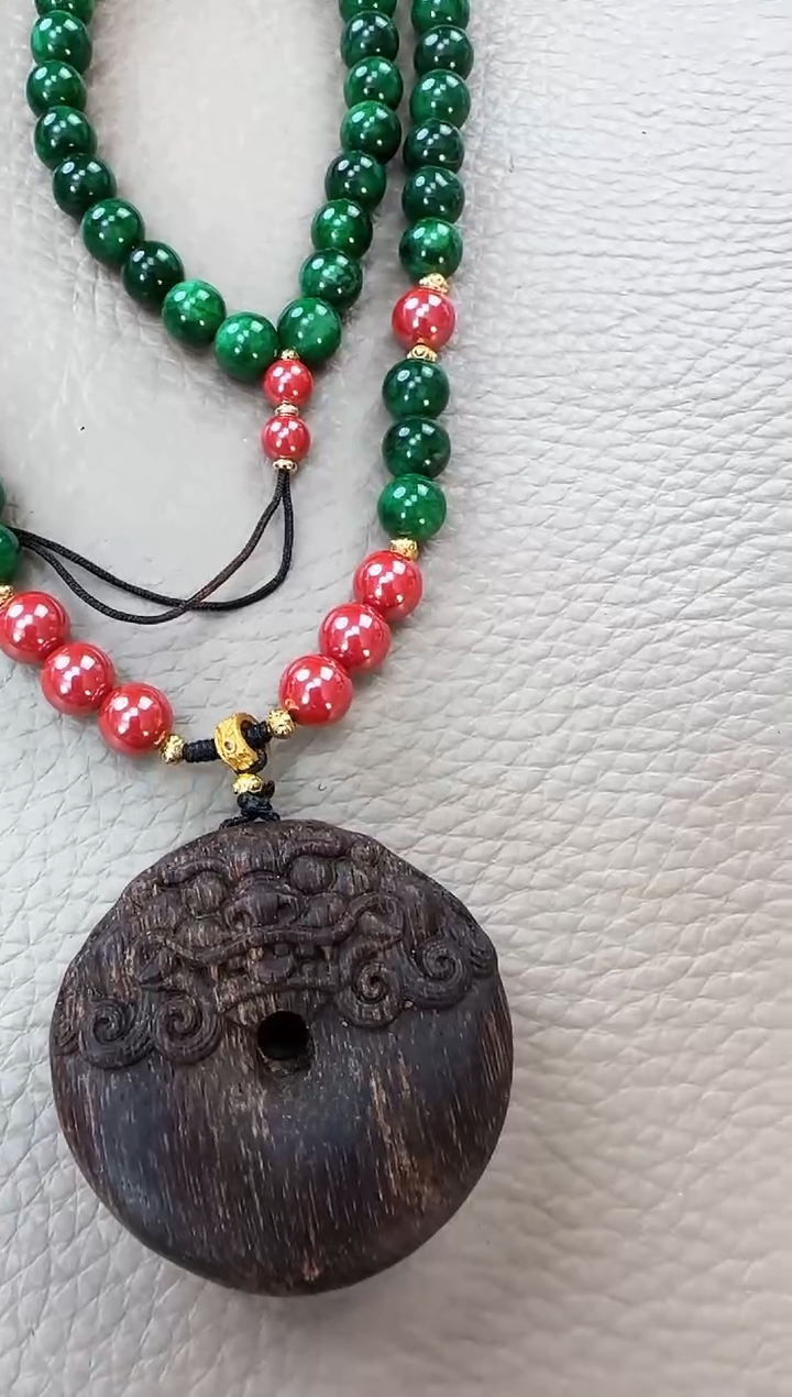 沉木貔貅圆牌吊坠