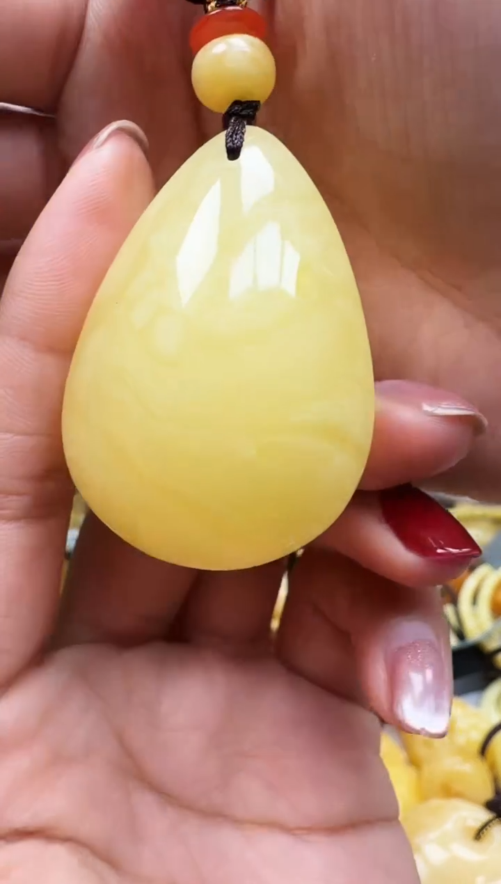 【闪购商品】琥珀裸石未镶嵌挂坠