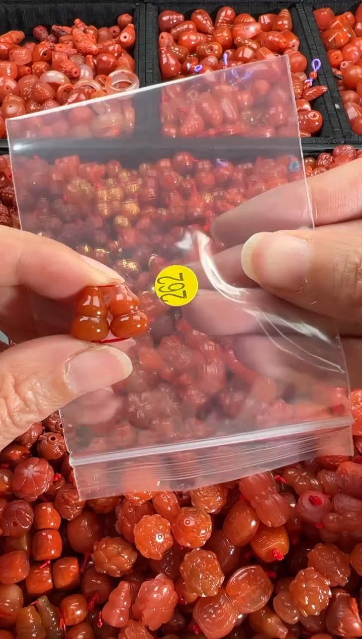 【闪购商品】南红玛瑙颈饰未镶嵌1