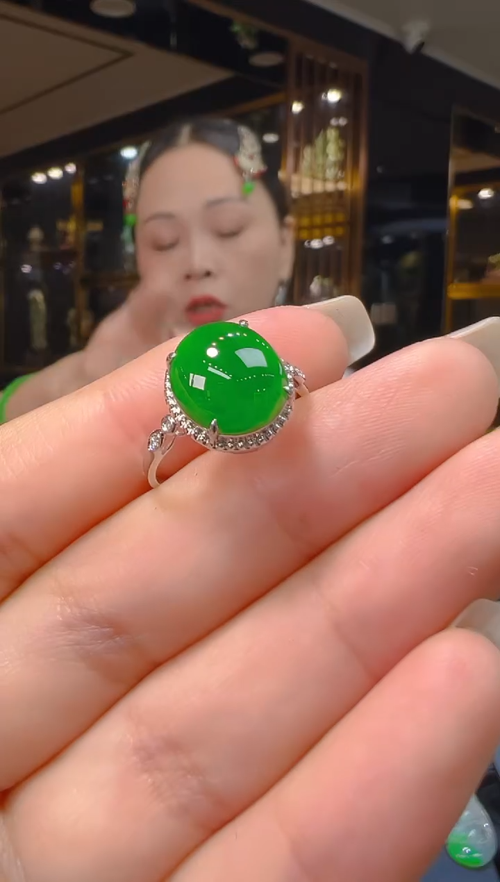 18K金镶嵌戒指翡翠057   