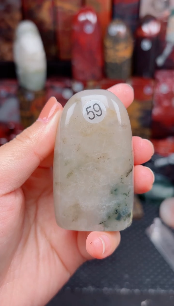 玉桂林鸡血玉素章摆件59