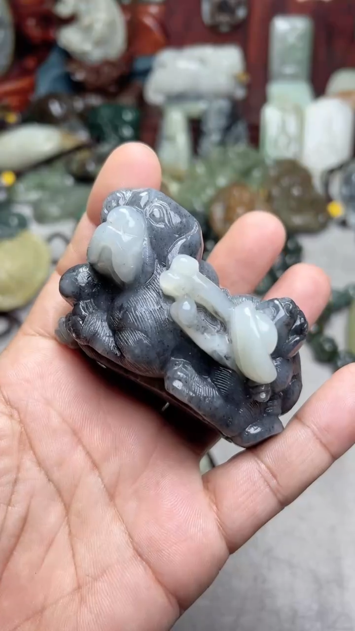 和田玉未镶嵌把件-