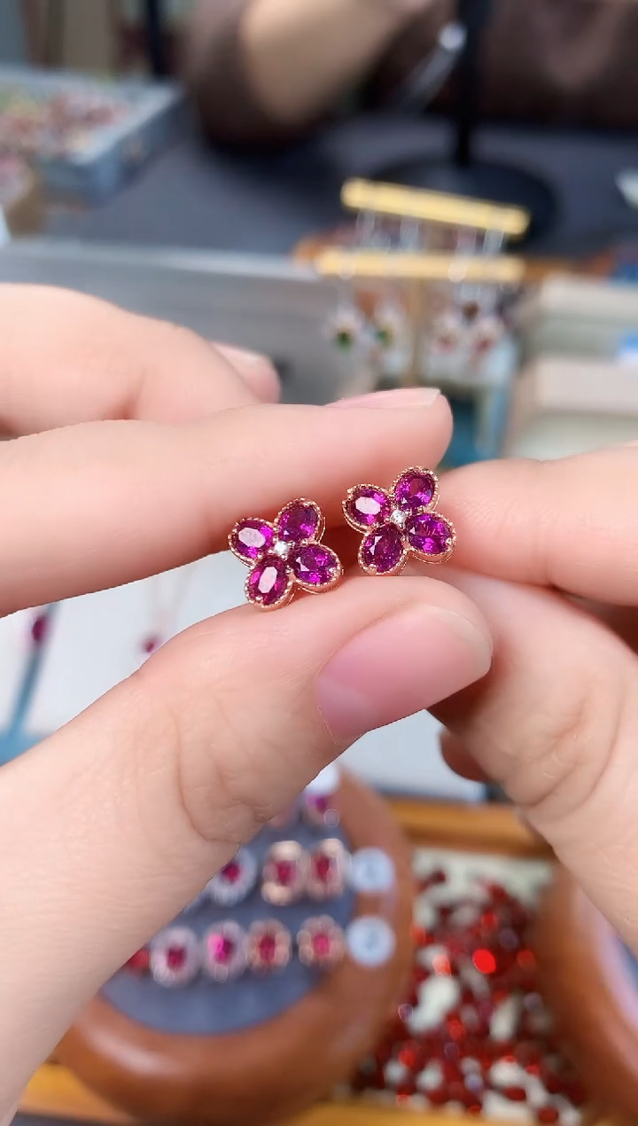 【闪购商品】石榴石（紫牙乌）耳饰银S925镶嵌天然