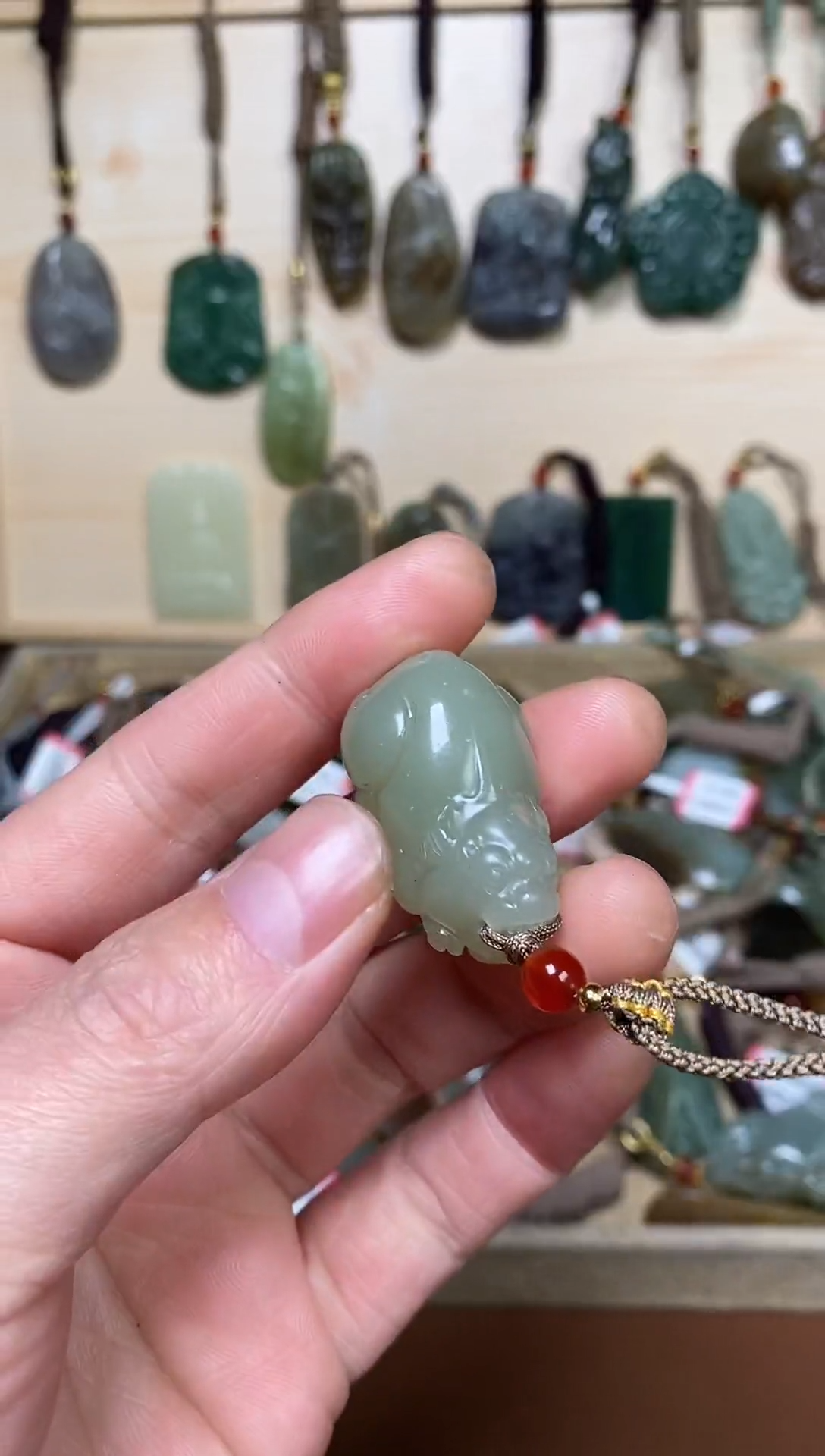 颈饰未镶嵌和田玉1