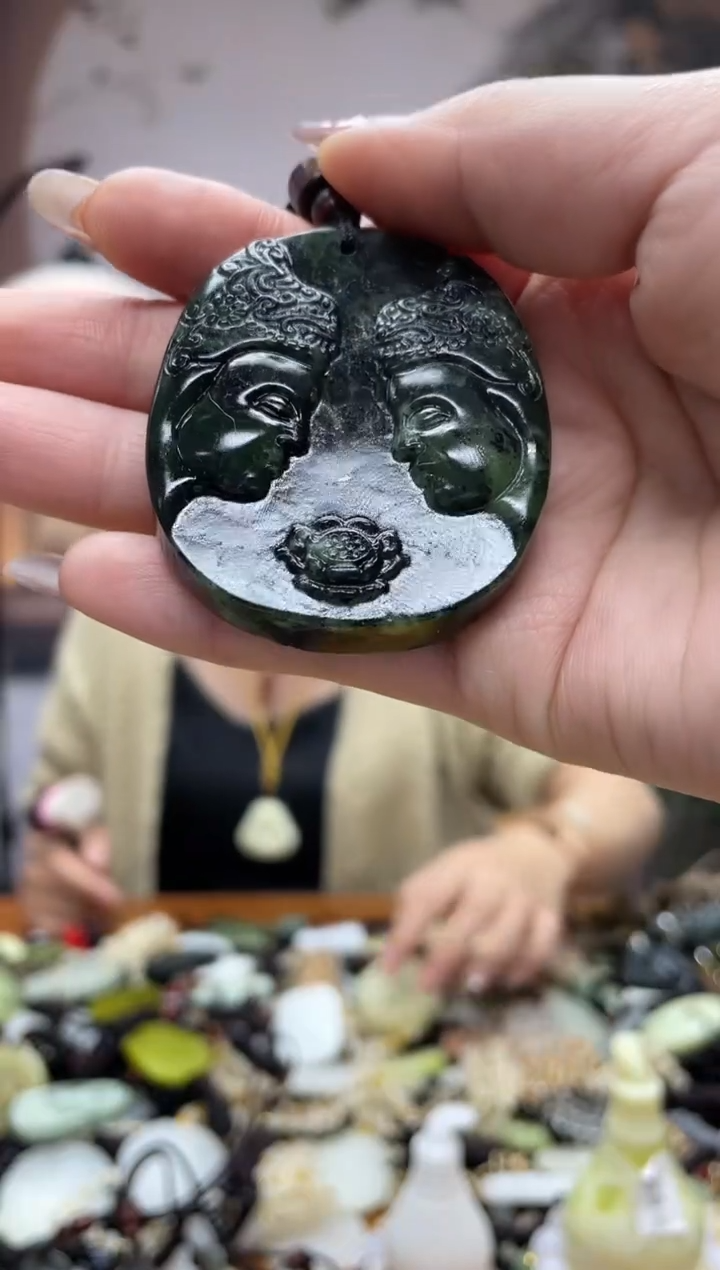 未镶嵌岫玉吊坠·