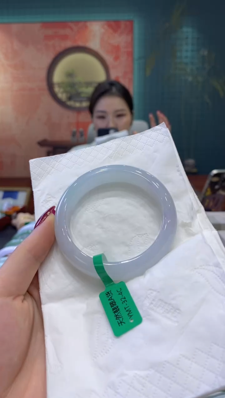 【闪购商品】翡翠手镯未镶嵌多人09638