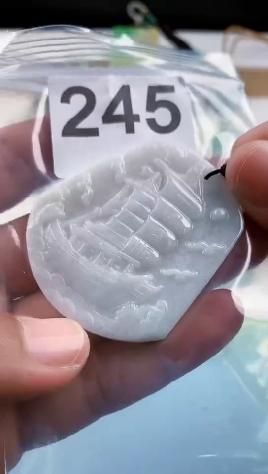 【闪购商品】翡翠挂件未镶嵌天然翡翠吊坠挂件