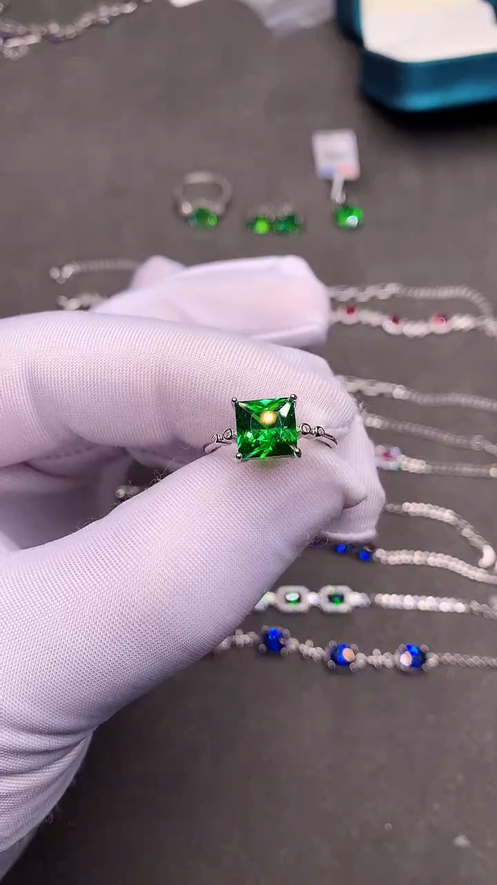 【闪购商品】透辉石戒指银S925镶嵌......