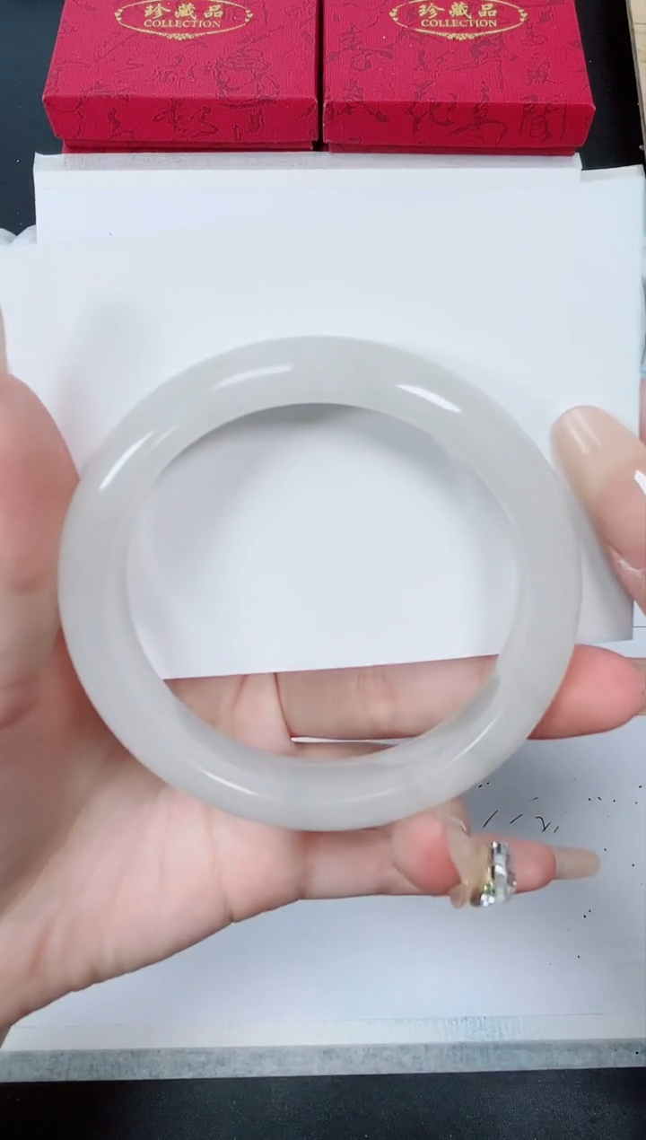 【闪购商品】石英质玉手镯未镶嵌K155-58.3