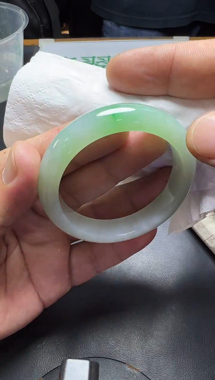 未镶嵌手镯翡翠手镯