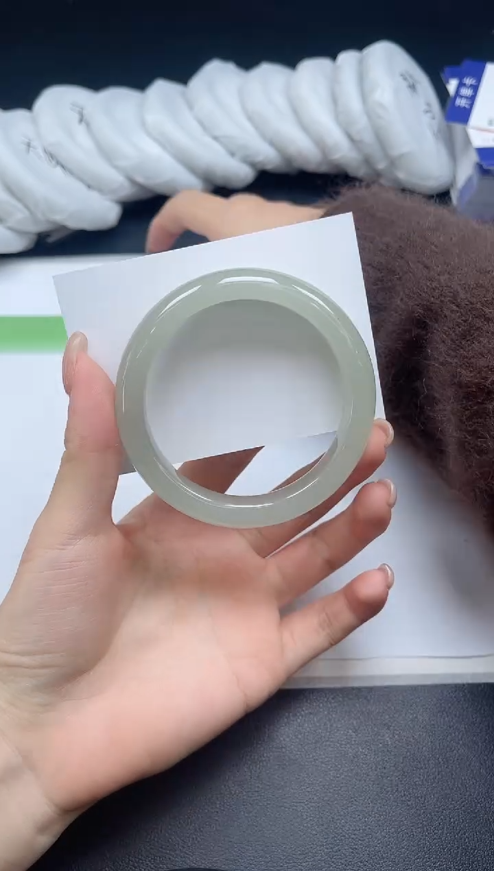 未镶嵌手镯石英质玉021-556