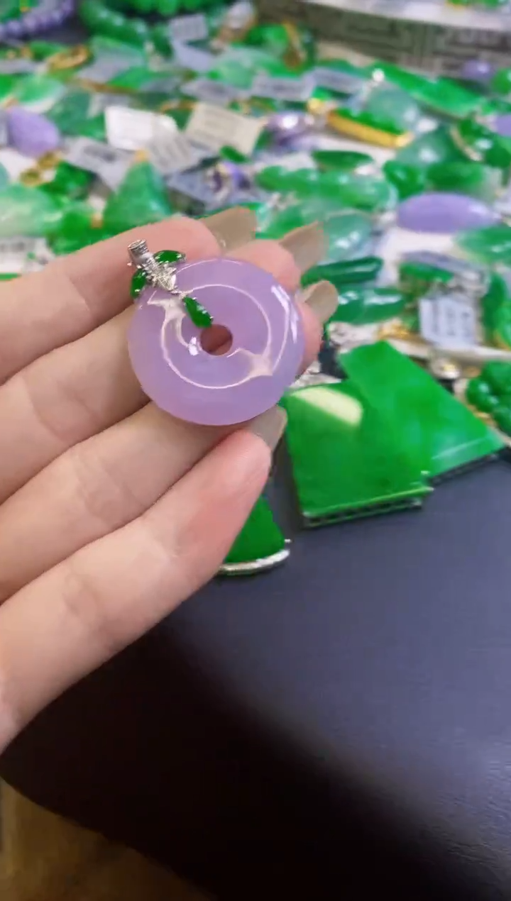 【闪购商品】定制翡翠18K金镶嵌吊坠