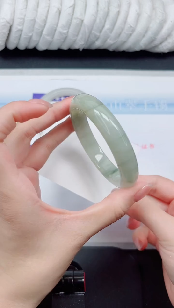 【闪购商品】石英质玉手镯未镶嵌35#56.5美人痣