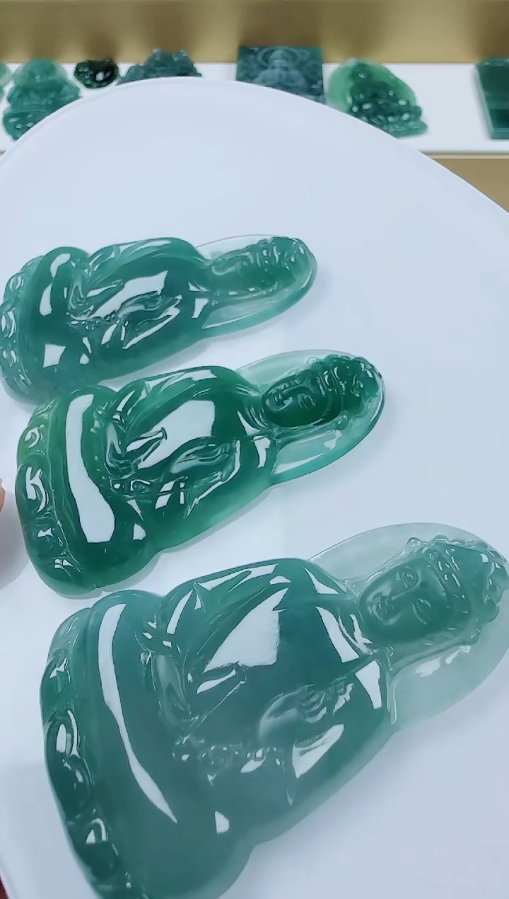 翡翠未镶嵌颈饰素衣多样性发其一