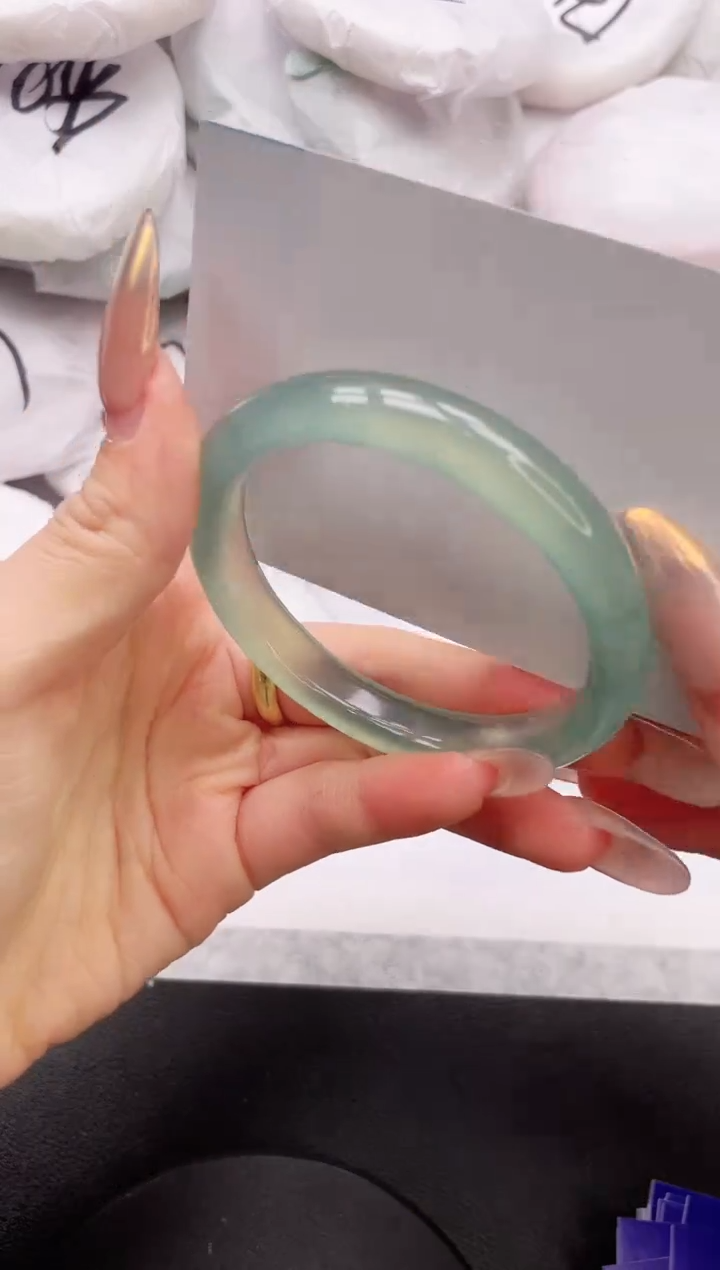 【闪购商品】石英质玉手镯未镶嵌16K146-54