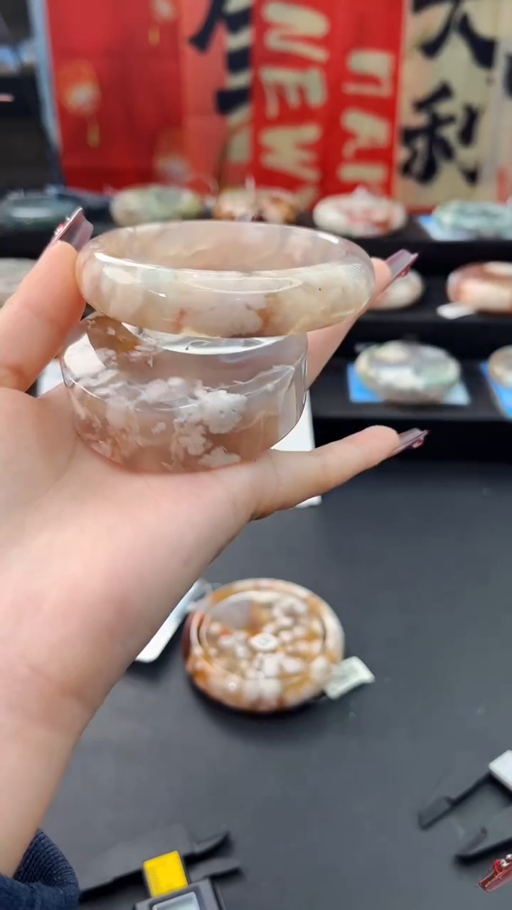 【闪购商品】石英质玉手镯未镶嵌赠送镯心（62圈口）