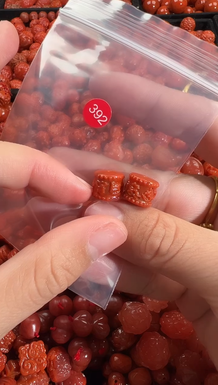 颈饰未镶嵌南红玛瑙1