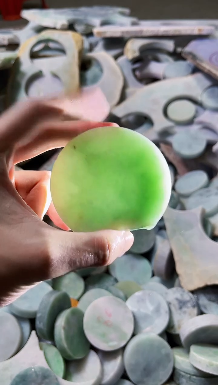 【闪购商品】翡翠颈饰未镶嵌A货吴玉408