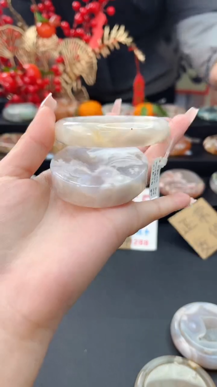 【闪购商品】石英质玉手镯未镶嵌赠送镯心（54圈口）无证书