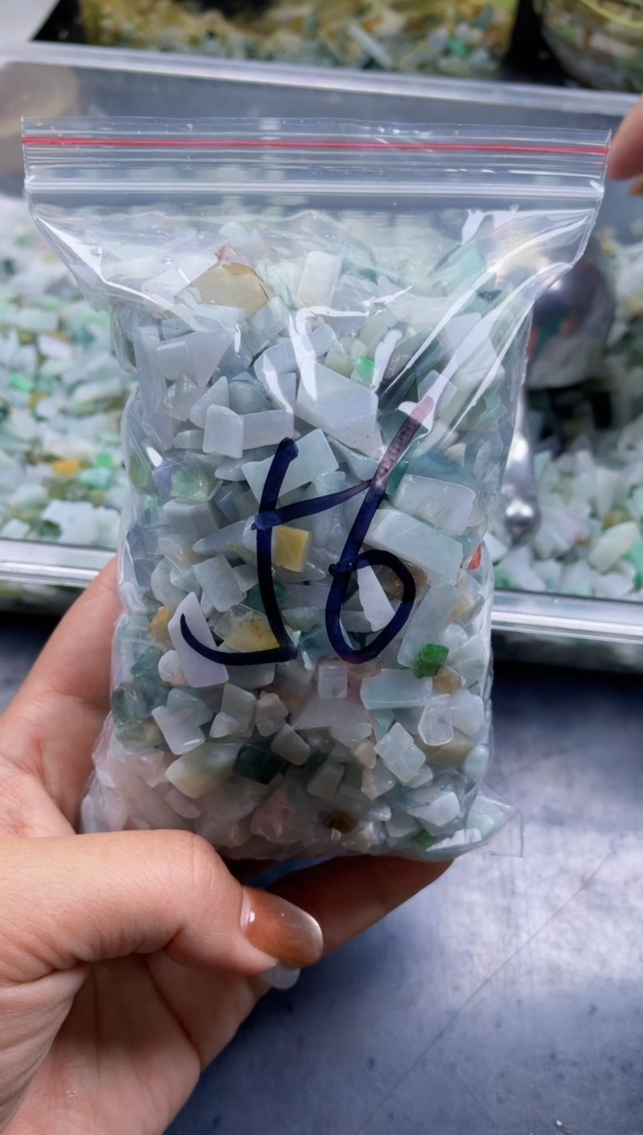 配石翡翠天然翡翠迷你500克56