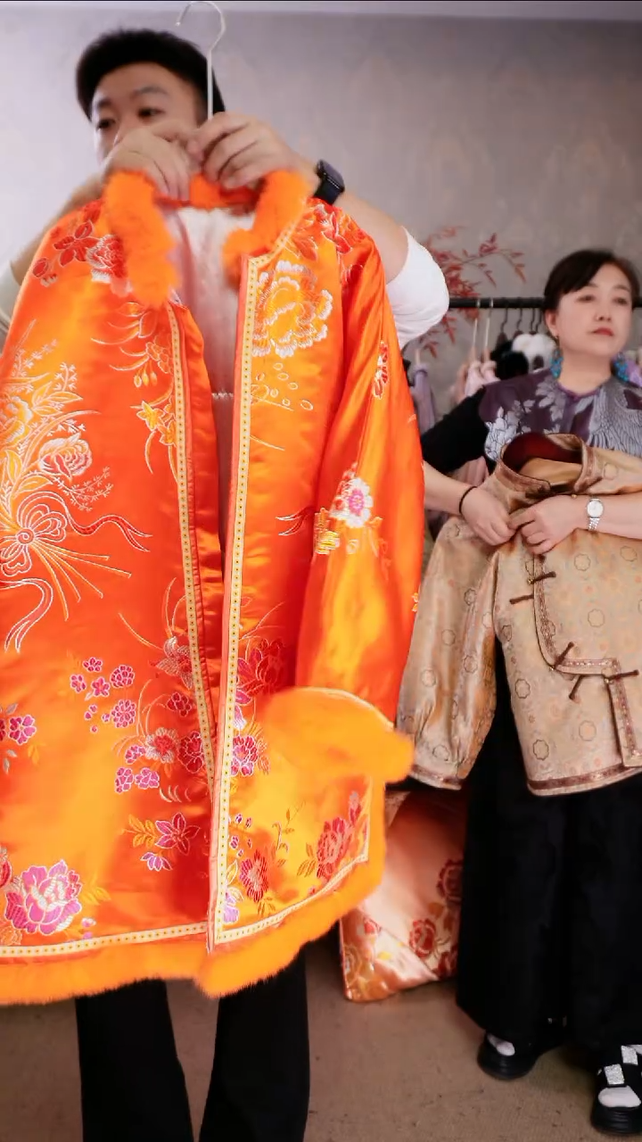 徐****器老织锦对开棉服