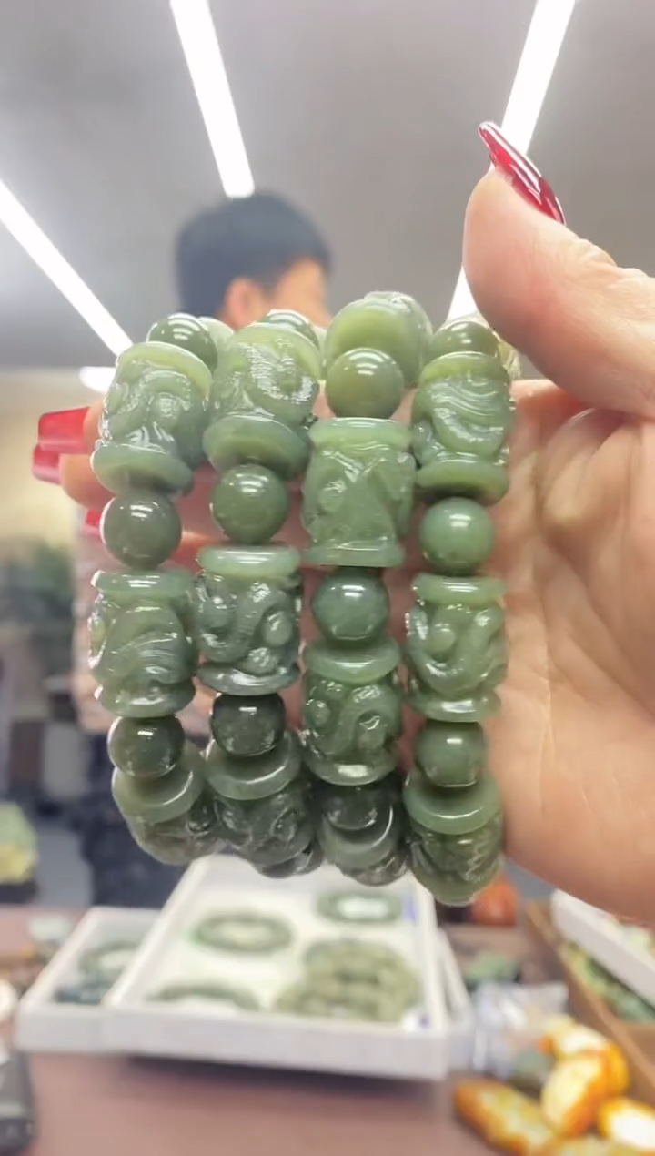 【闪购商品】透闪石质玉手串未镶嵌多样式发货随机发一