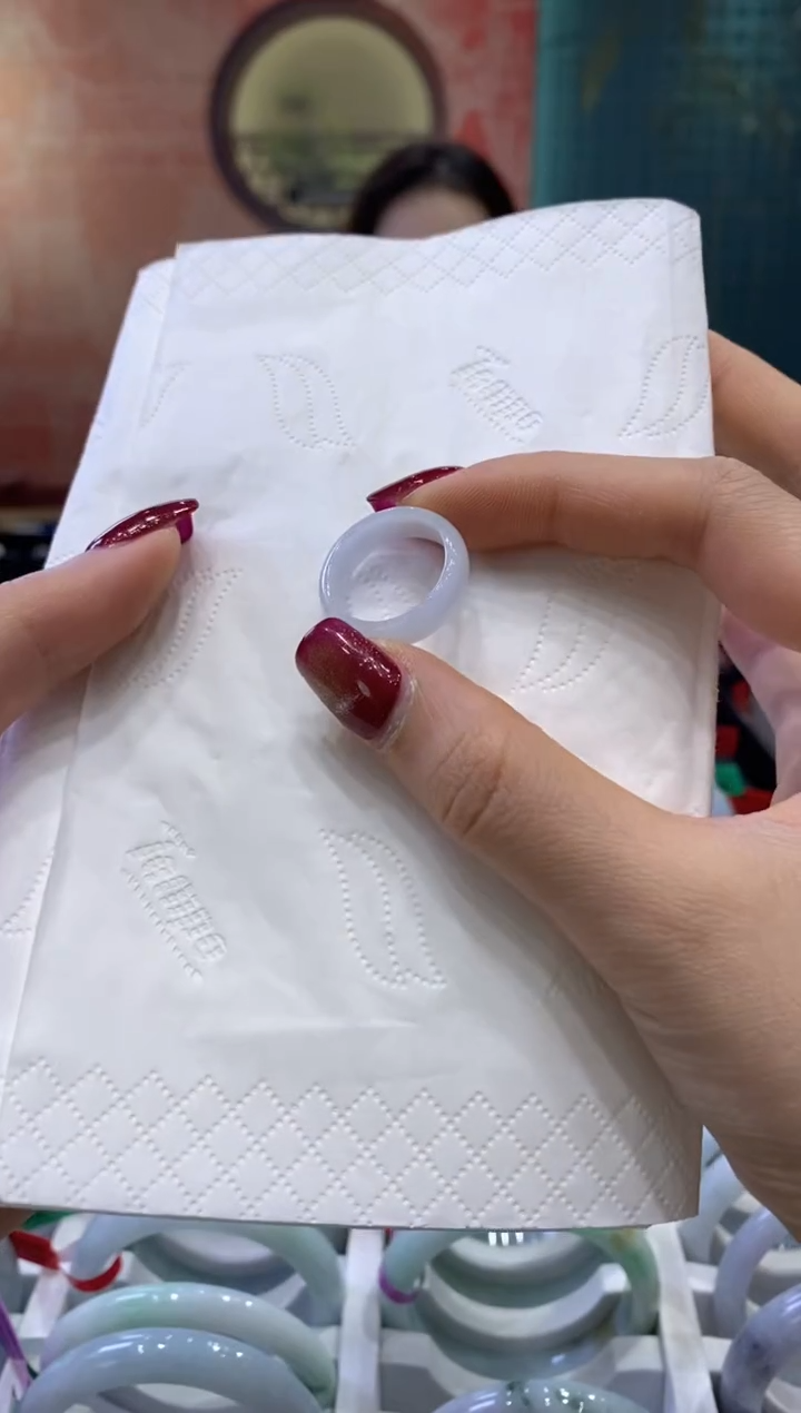 【闪购商品】翡翠戒圈未镶嵌多样性发货仅发其一/00571