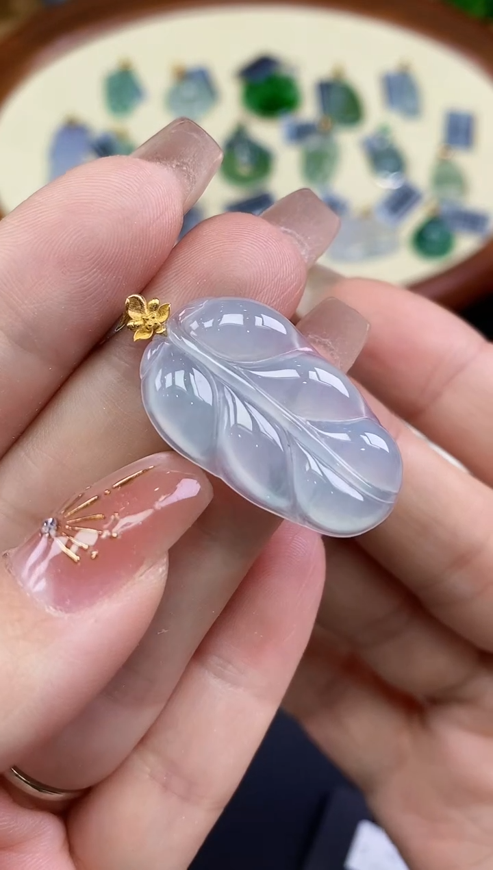 吊坠(不含链)18K金镶嵌翡翠叶子18K金扣镶嵌@@CMT1582-1