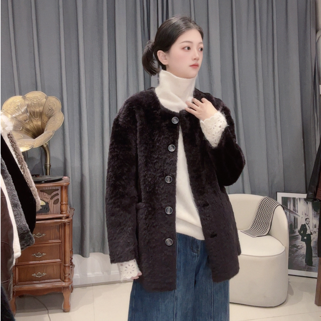 老李【1299】原生态拉贡皮毛一体圆领休闲时尚女士外套轻奢