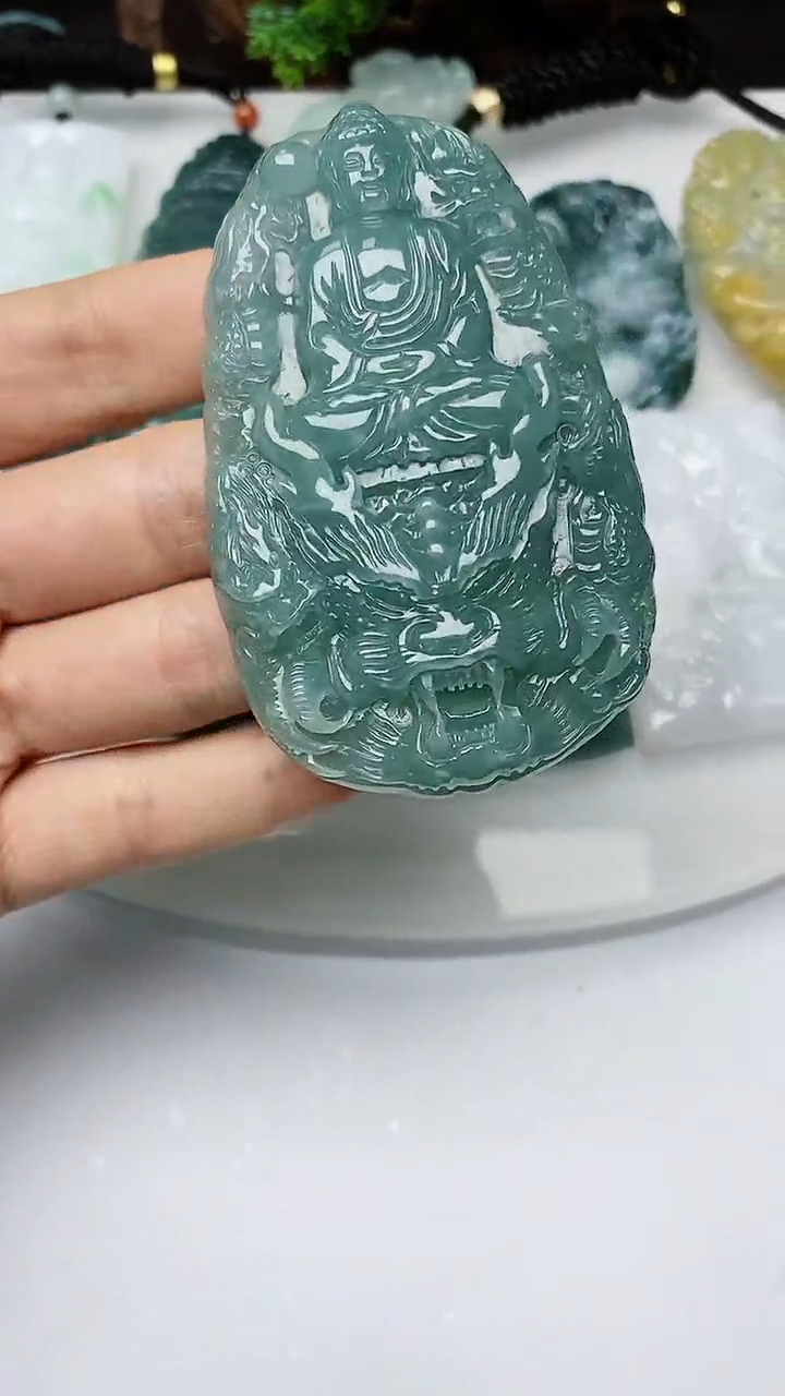 【闪购商品】翡翠颈饰未镶嵌        