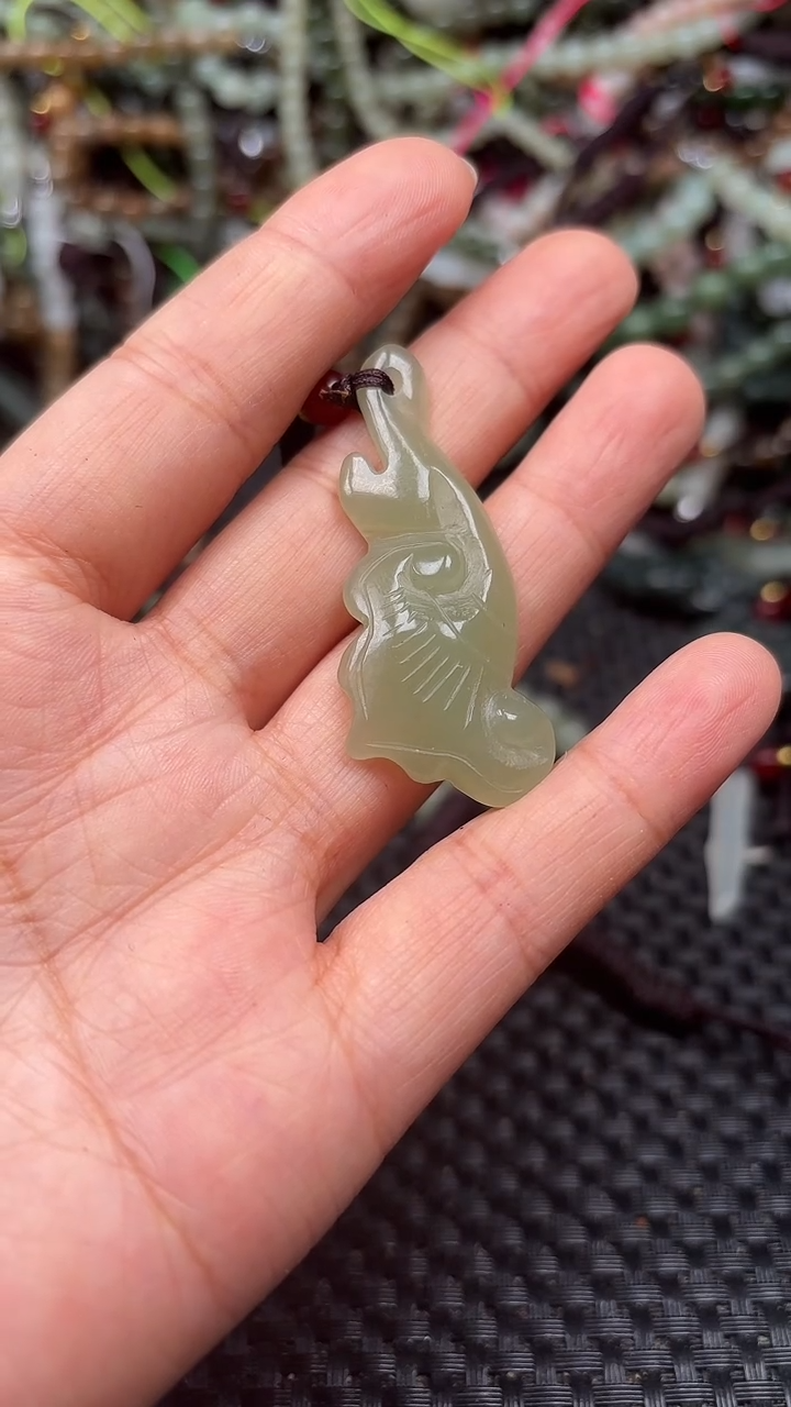 和田玉未镶嵌颈饰1