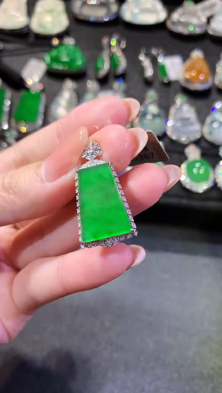 【闪购商品】翡翠吊坠(不含链)18K金镶嵌76-无事牌