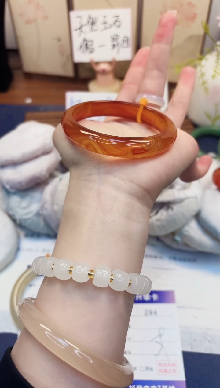 【闪购商品】石英质玉手镯未镶嵌294-玛瑙-圈口59