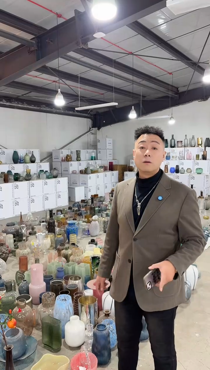 h-zhibo花瓶一个颜色透明