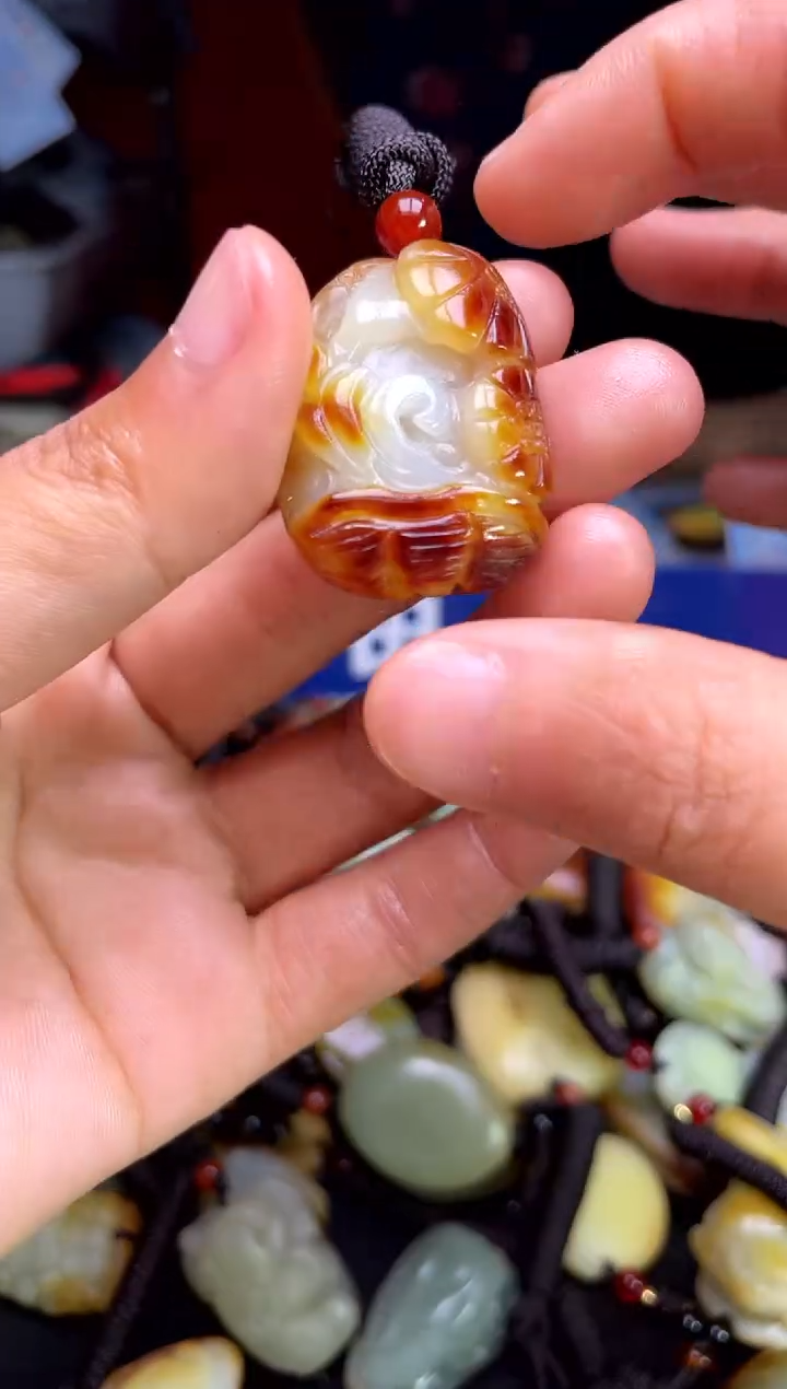 和田玉未镶嵌颈饰1