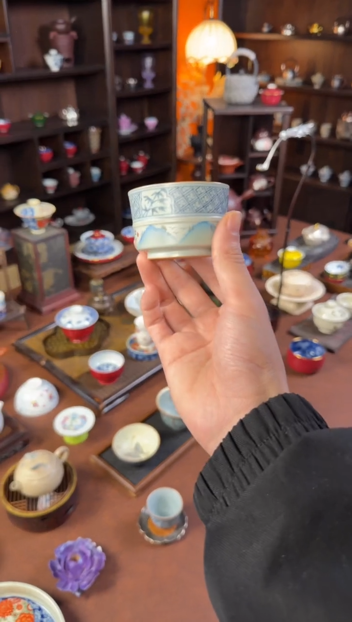 景德镇手绘岁寒三友收口杯1