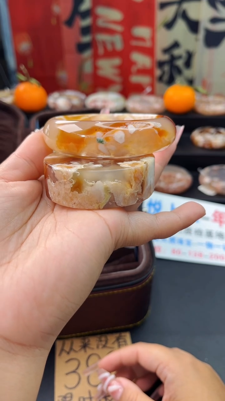 【闪购商品】石英质玉手镯未镶嵌赠送镯心（圈口）60