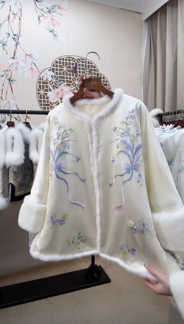 白色桑蚕丝冬款上衣