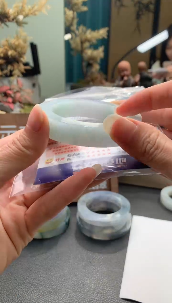 未镶嵌手镯定制翡翠定制手镯不退不换