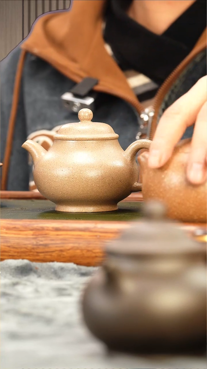 茶壶紫砂五彩段泥粗砂薄胎潘壶