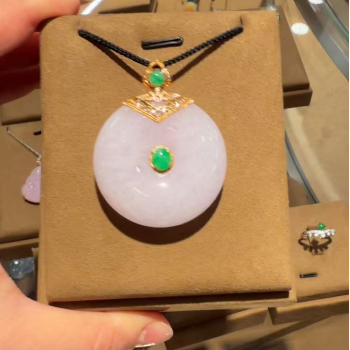 天然淡紫色翡翠18k镶嵌设计款吊坠