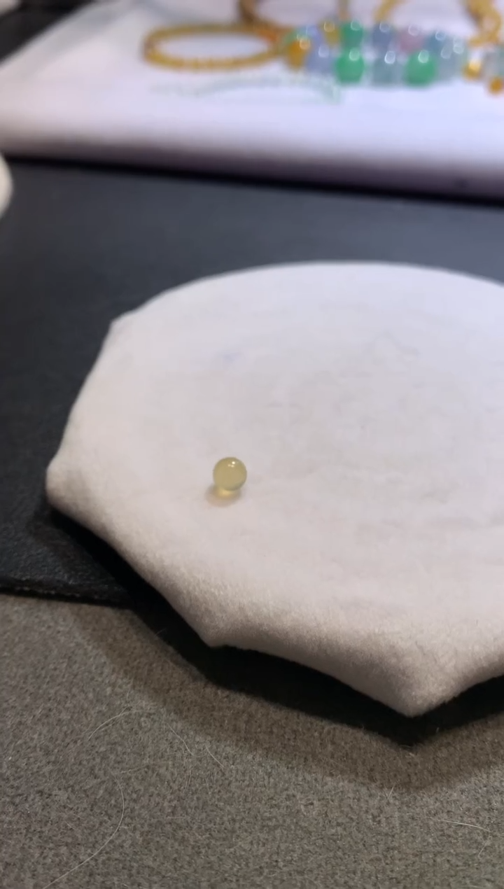 【闪购商品】定制翡翠未镶嵌8.2珠子