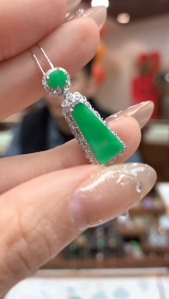 【闪购商品】翡翠吊坠(不含链)18K金镶嵌无事牌