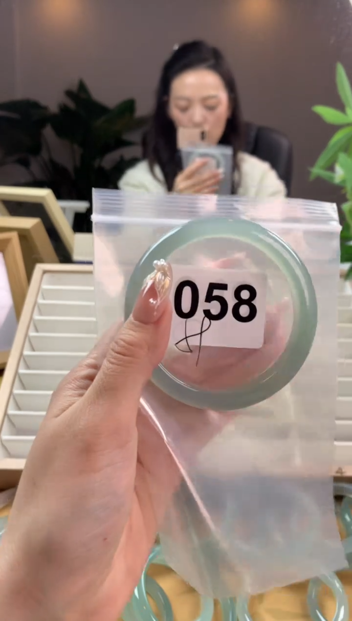 【闪购商品】玛瑙/玉髓手镯未镶嵌058