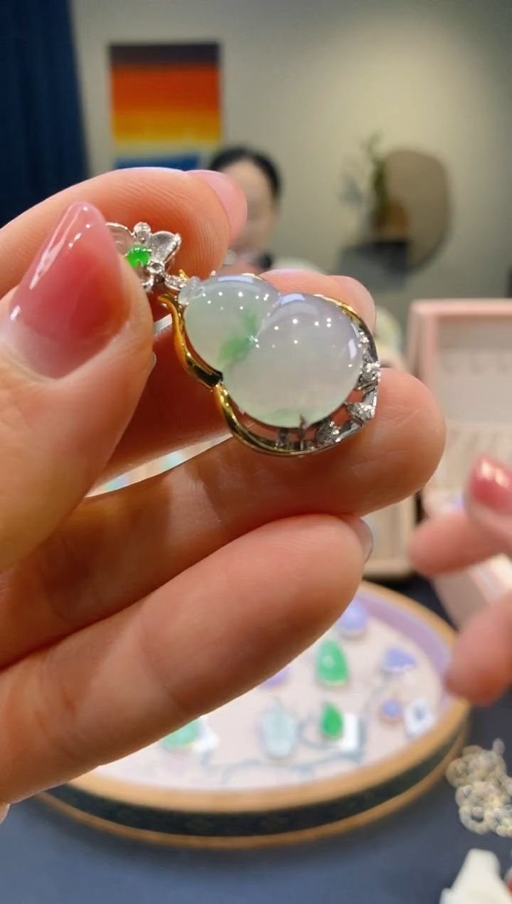 【闪购商品】翡翠吊坠(不含链)18K金镶嵌葫芦