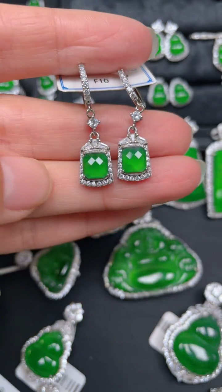 【闪购商品】翡翠耳坠银S925镶嵌翡翠