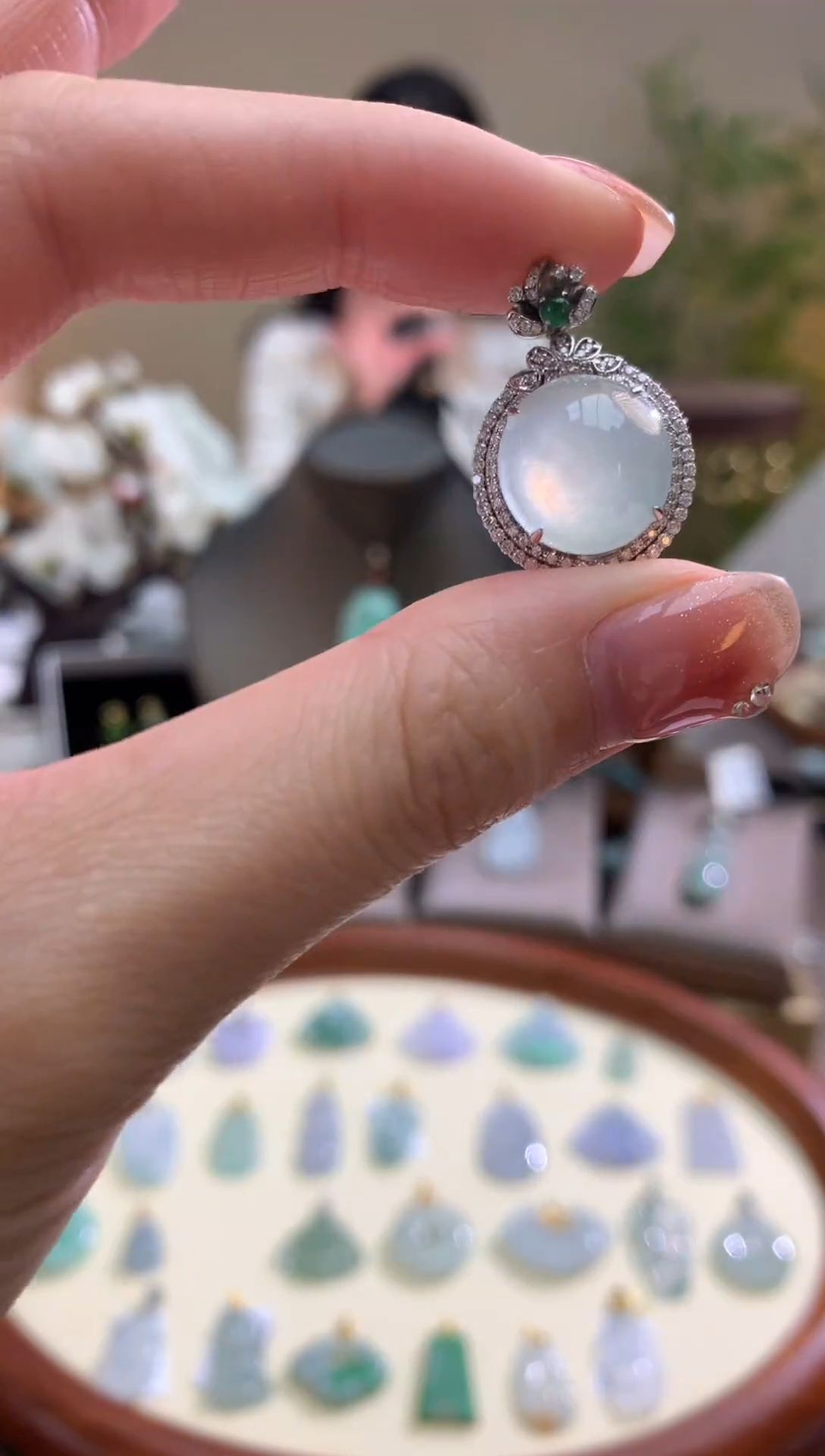 【闪购商品】翡翠颈饰18K金镶嵌蛋面