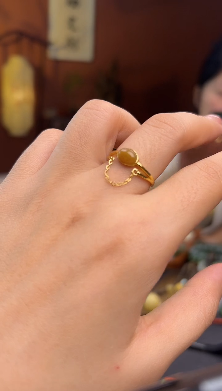 未镶嵌戒指和田玉糖玉