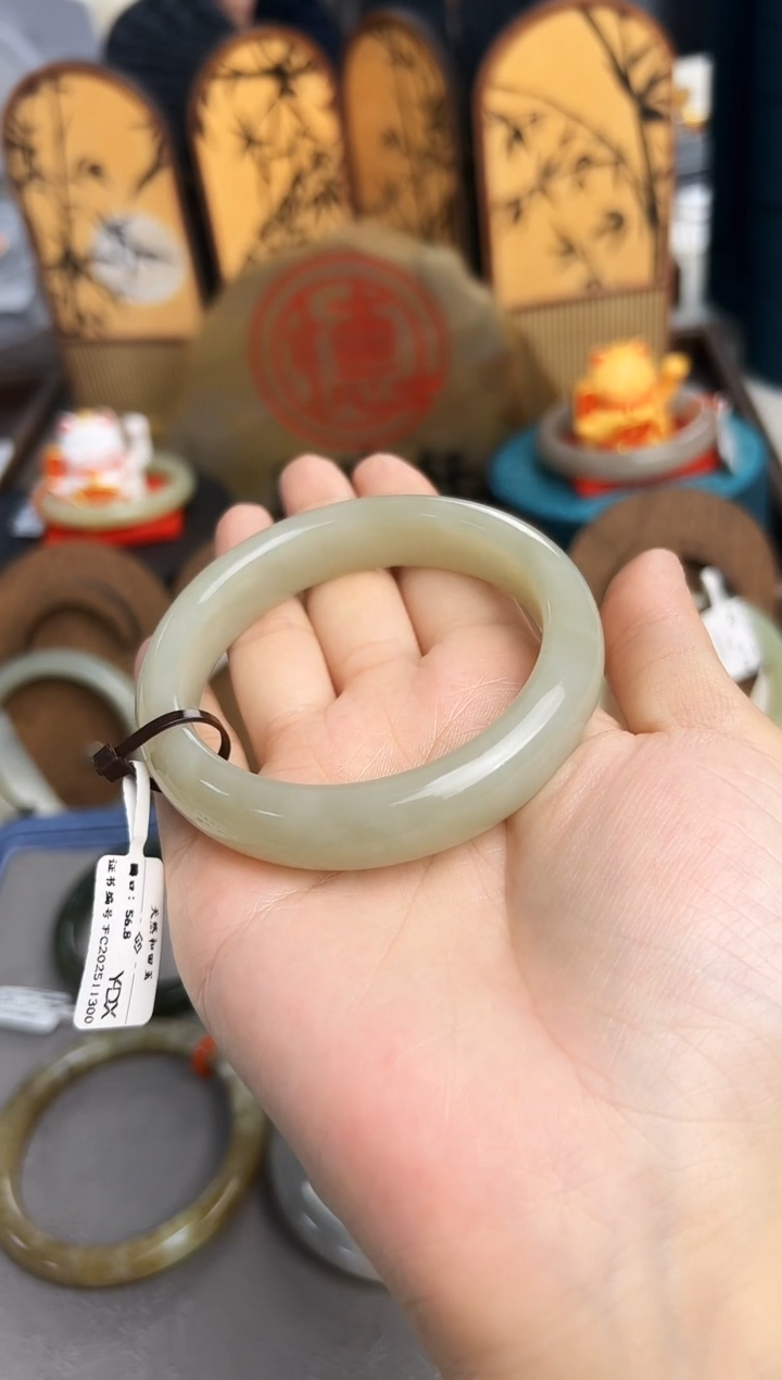 未镶嵌手镯和田玉（糖玉）来晴色