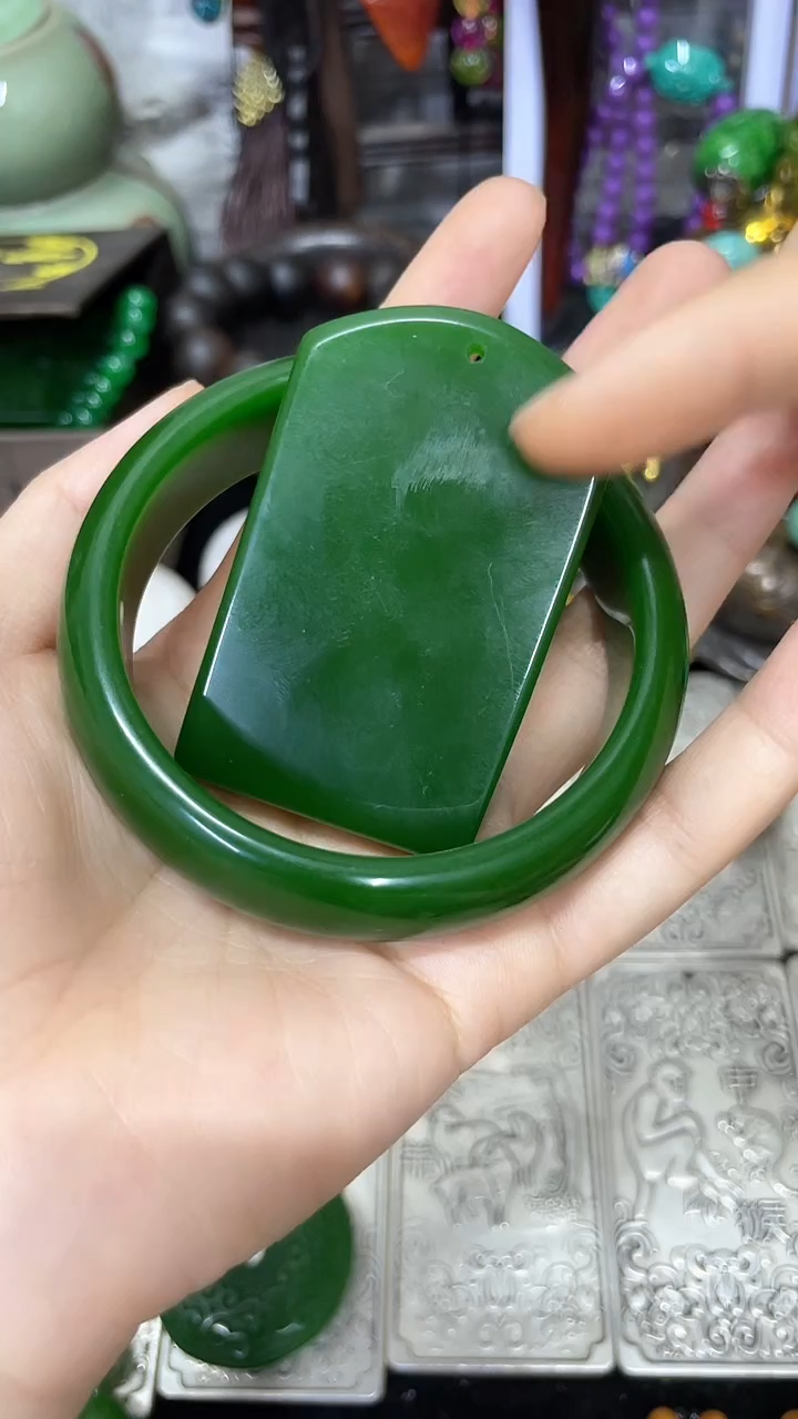 摆件主播推荐如图所示